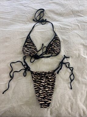 Frankie’s x Realisation par bikini